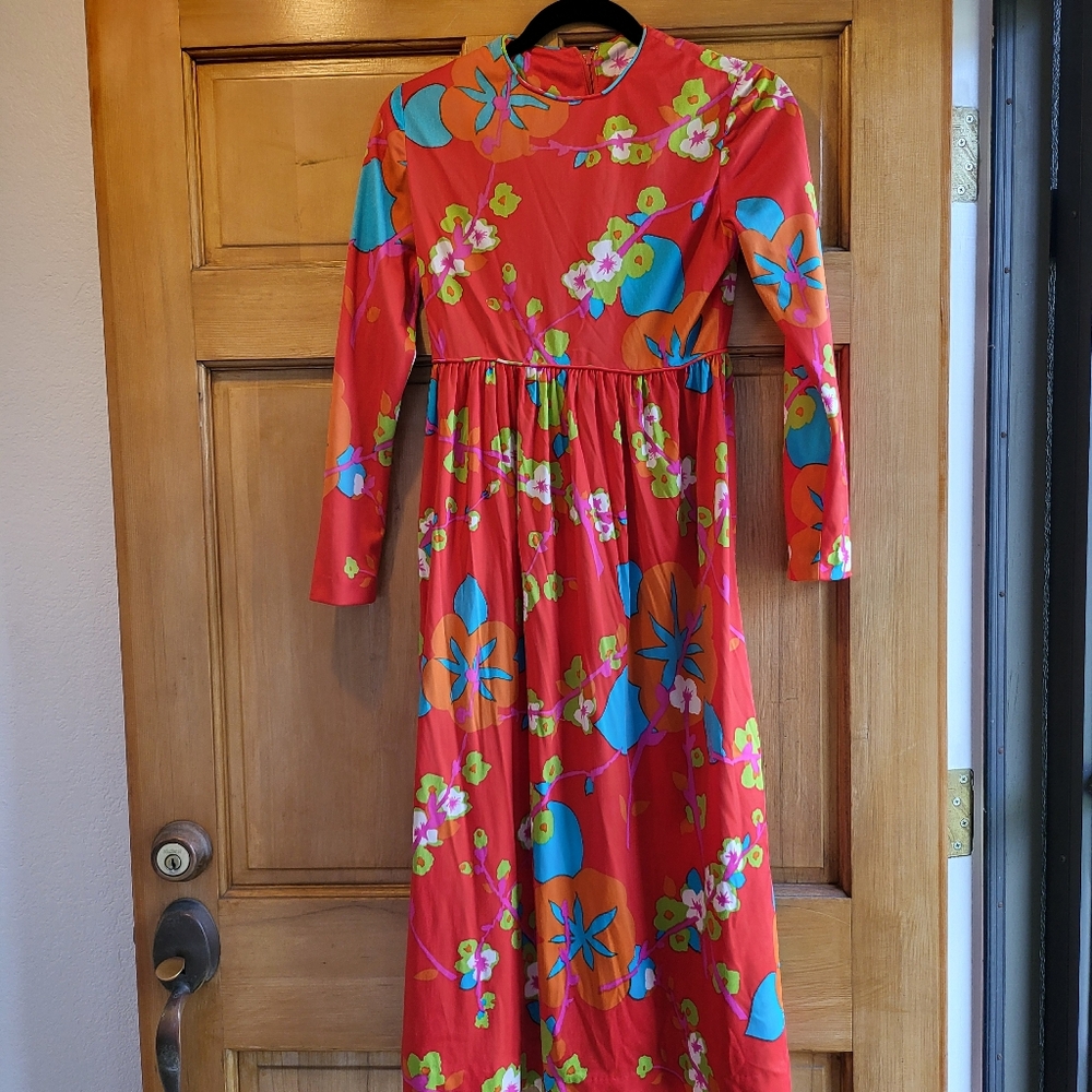 Leslie 70's Vintage Red Floral Dress